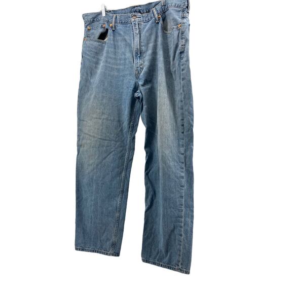 Levi's Medium Wash Blue Denim 550 Relaxed Fit Straight Jeans Men's Size 42x32 - Picture 1 of 12